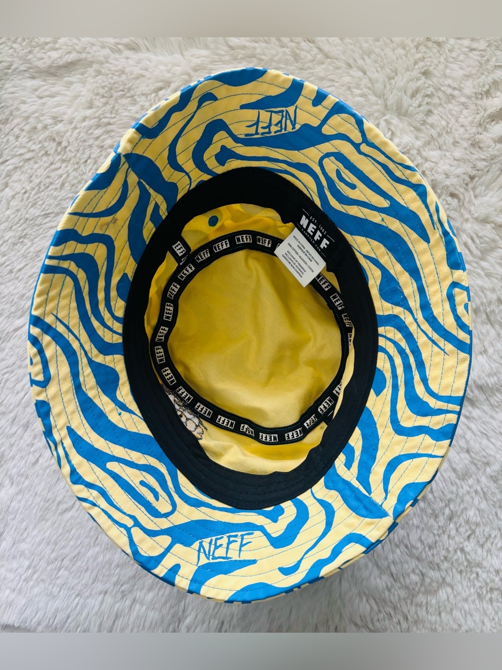 RARE! Neff Mushroom Bucket Hat Psychedelic Blue, & Yellow, Zebra Print & Pocket - Picture 6 of 6